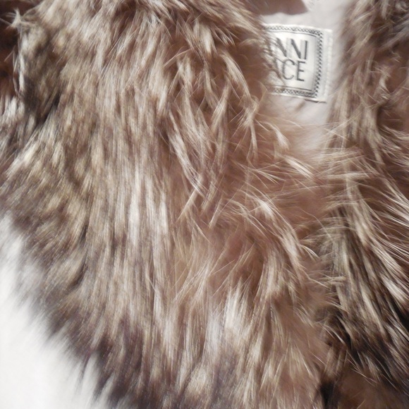 AUTHENTIC GIANNI VERSACE jacket with fox fur - Picture 3 of 6